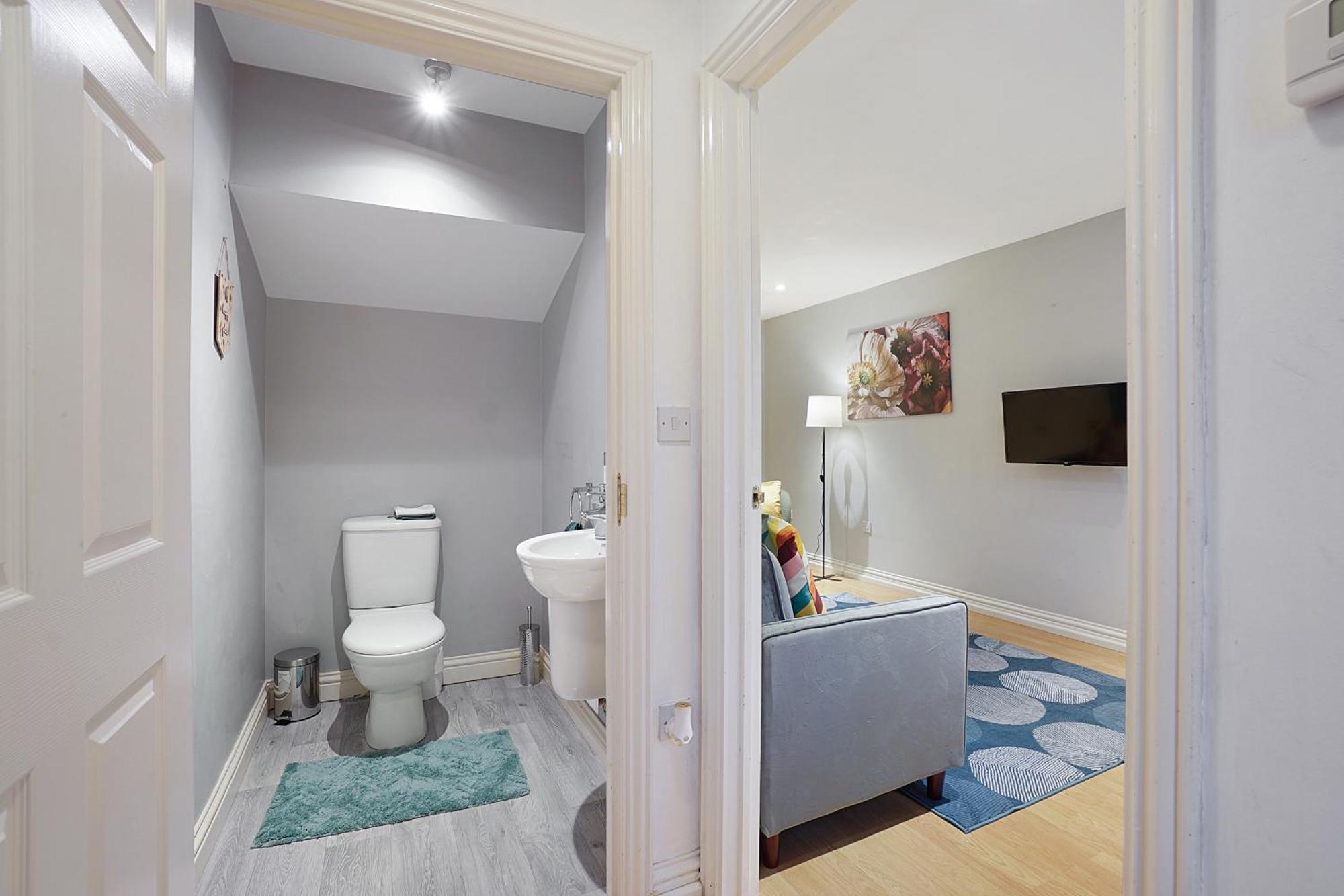 Comfortable Stylish Townhouse In Ashford Sleeps 5 Netflix 2 Parking Spaces Perfect For Contractors And Families Экстерьер фото